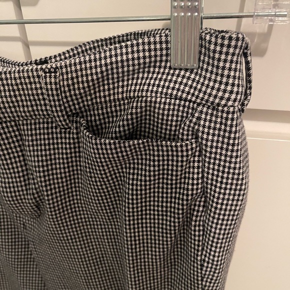 High-Waisted Pixie Ankle Pants - Size 4 - Old Navy - Picture 4 of 5